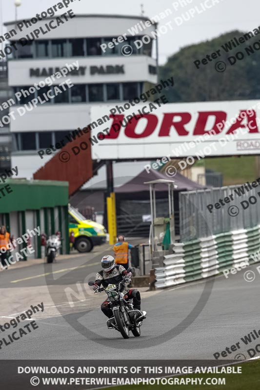 Vintage motorcycle club;eventdigitalimages;mallory park;mallory park trackday photographs;no limits trackdays;peter wileman photography;trackday digital images;trackday photos;vmcc festival 1000 bikes photographs